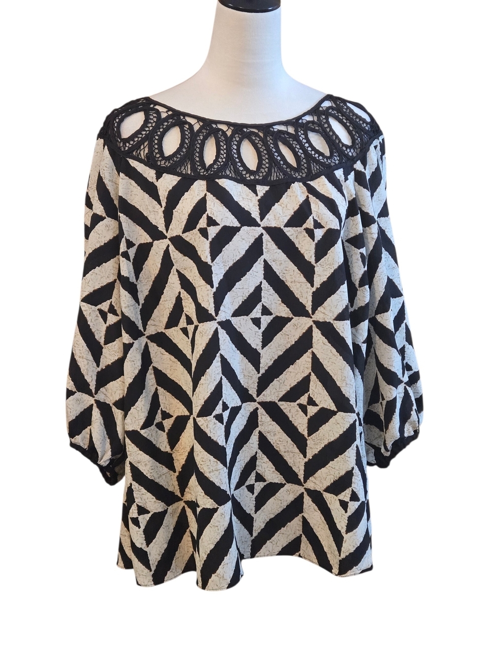 Eloquii Women’s 20W Black & White Geometric Print Lace-Yoke Tunic Top Boho Chic